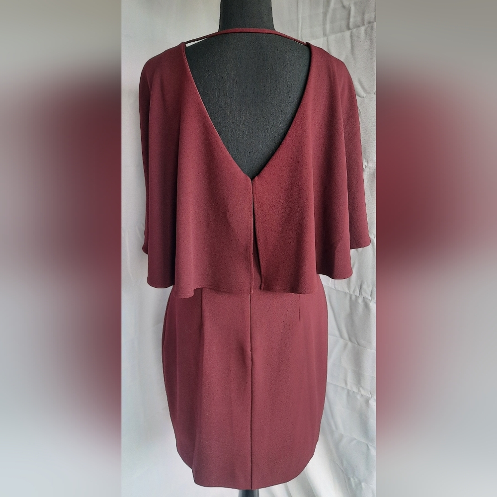 Belle Badgley Mischka Dress Size 4 Deep V Neck Burgundy Red Wine Cape Mini - Picture 6 of 16